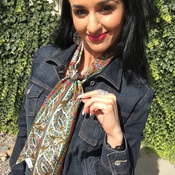 Club 7 Echo 100% silk scarf - Picture 2 of 8